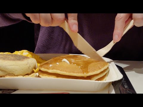 【アラフォー独身女の朝マックvlog】1月23日終了。ビッグブレックファストデラックスを最後の日に食べてみた。780円でホットケーキ、ソーセージパティ、マフィンもついてて豪華。