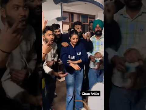 Sahnaaz gill ka dance💃 jadon pind vich  boliyaan padi hove #sahnaazgill #panjabi #pindawale #viral