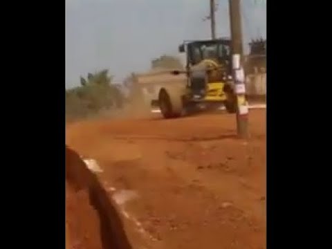 😳 Reminder❗️Møst dangerous Røád in Ghana.eei Road Contractors in kumasi❗️Bra Kevin Taylor surprised.