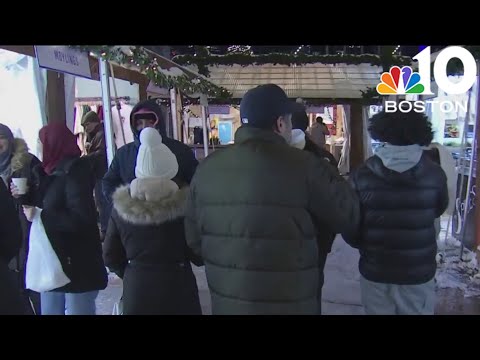 Last-minute shoppers brave the cold in Boston