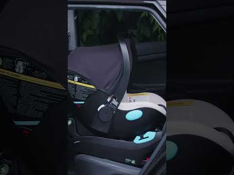 Clek saves the day with their 3-across car seat design! Clek seats are currently up to 20% off! 🏷️✨