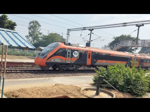 #7 Saffron Vande Bharat High Speed Train Crossing#uniquetrainengines#indianrailways#train#video#alp