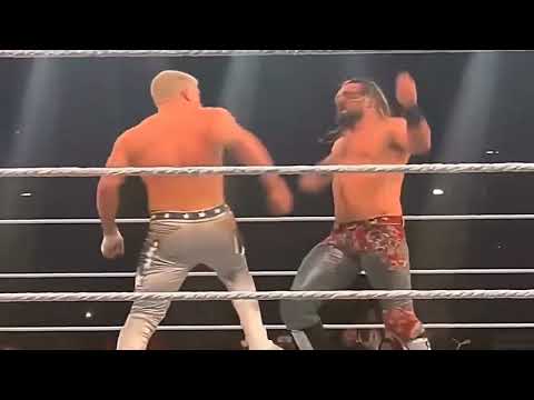 Seth Rollins vs Cody Rhodes - WWE Live