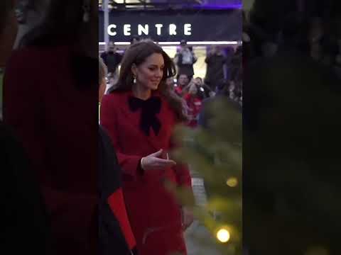 Kate Middleton arrived at Westminster Abbey ahead of her "Together at Christmas" Carol Service.❤️🎄