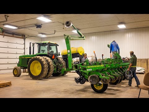 2022 Planter REVEAL - Precision Planting & 360 WAVE