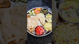 Lunch thali #vegthali #gharkakhana #lunch #homefood #tastyfood #foodblogger #foodlovers #pureveg