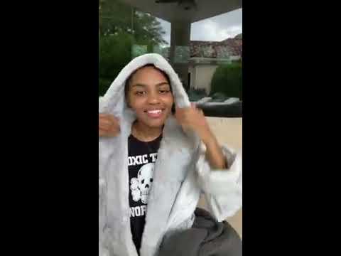 China Anne McClain - A Secret On Taking Away Your Insecurities (Instagram | IGTV)