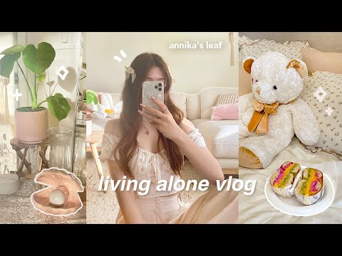 living alone vlog🕊️ being a social introvert, sanrio nails, upgrading my small business, bagels... 🥲