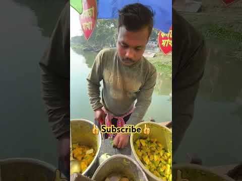 Amazing guava cutting skills in INDIA #subscribe #trending #youtubeshorts #shorts