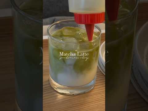 Making Matcha Latte with low quality matcha powder 🍵 #shorts #drink