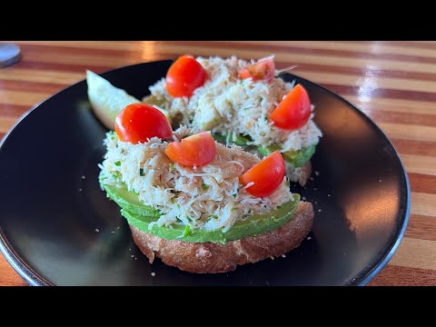 Mitch's Seafood in Point Loma of San Diego - Dungeness Crab 🦀 Avocado 🥑 Toast and Octopus 🐙 Tostada