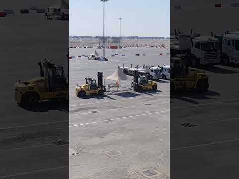 Umbrella transfer in hamad port #ship #port #qatar #doha #seaport #sea