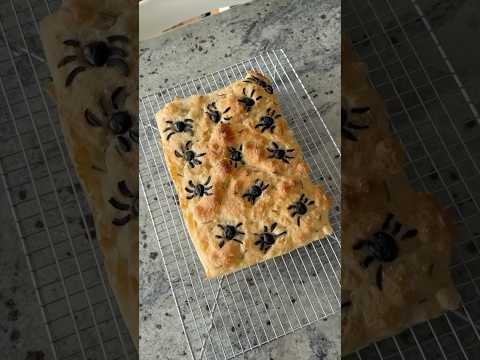 SPIDER ART FOCACCIA BREAD 🕷️ how cute is this for spooky season?!  #halloweenfoodideas #focaccia