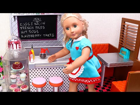 Doll sets up bakery! Play Dolls practice food words