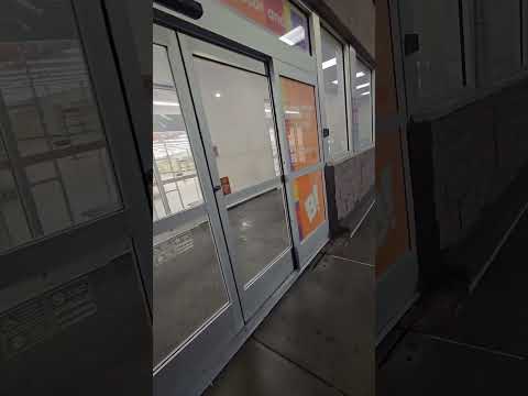 Abandoned Big Lots of Bay Shore