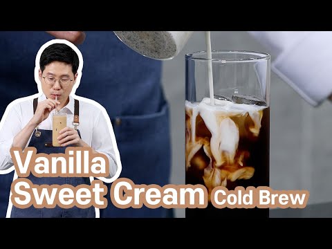 Vanilla Sweet Cream Cold Brew | With a natural touch | Starbucks menu