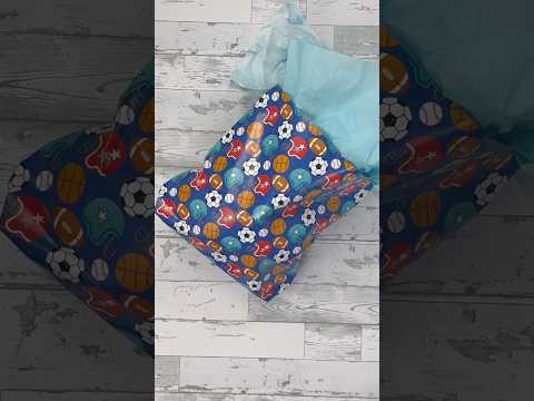 Another way to gift wrap a ball! #giftwrapping #wrappinggifts