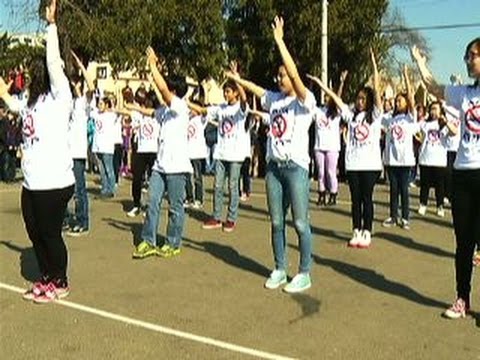 AFN Yongsan - AFN Korea Update - Students grab the attention of their classmates