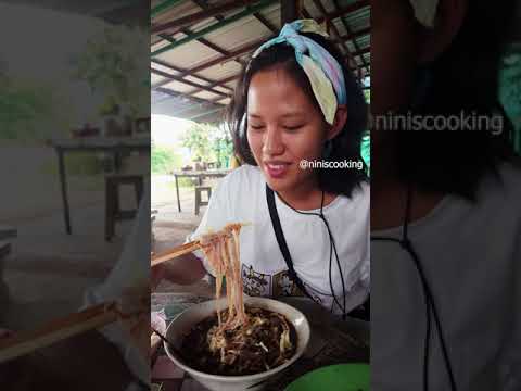 Thai street food :: Noodles soup