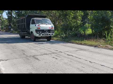 OLD ISUZU TLD 58 DUMP TRUCK