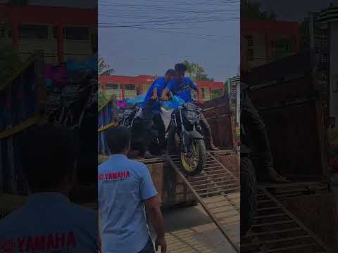 Yamaha bike Unloading video