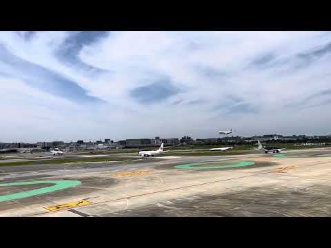 福岡空港　JAL787着陸