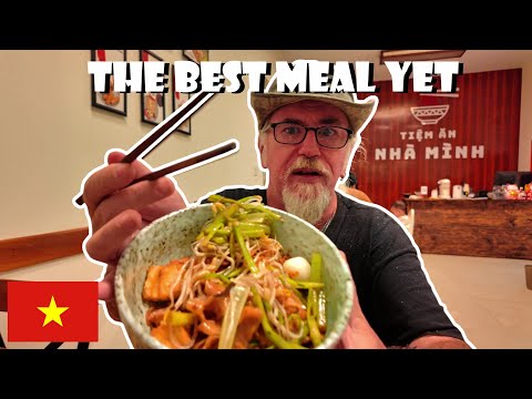 Vlog - E191- " Hands Down The Best Meal I Have Had Yet!"🇻🇳 Dalat