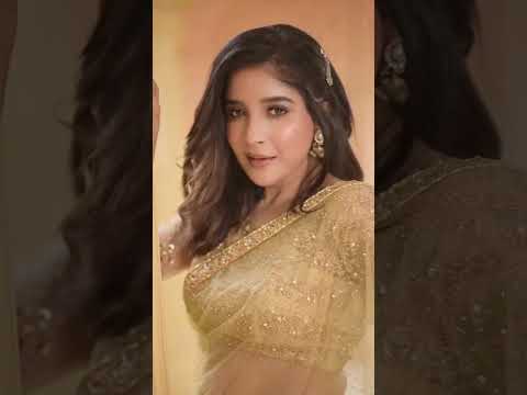 Sakshi Agarwal Hot Reel in Saree | Aiyoo pathikichu pathikichu 🔥❤️ #sakshiagarwal #suntv #vijaytv