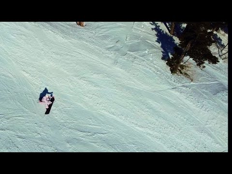 第一次在滑雪场飞无人机，在神乐滑雪场的高级滑道航拍了一下