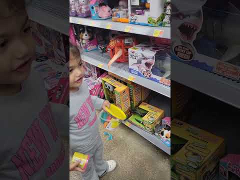 Walmarting with girls! #walmart #girls #toys #shopping #walmarting