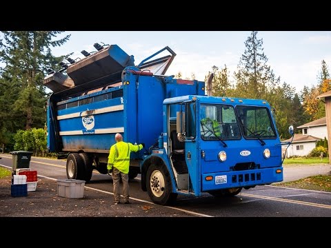 Crane Carrier Co. LET - Dempster Recycle One Recycling Truck