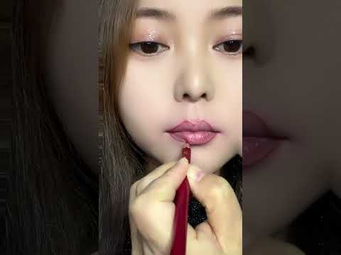 Lipstick tutorial for newbies 🥰🥰 #makeup #tiktok #makeuptutorial #makeuphacks #shorts #asmr #newyear