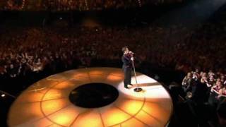 Robbie Williams - Feel [Live in Berlin]