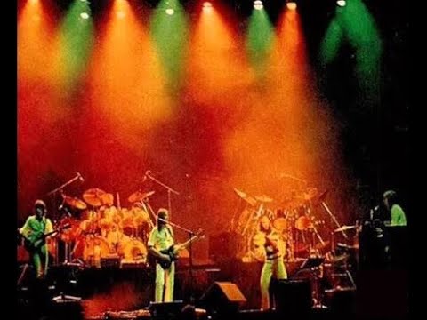 GENESIS - In that quiet earth / Afterglow (live in São Paulo 1977)