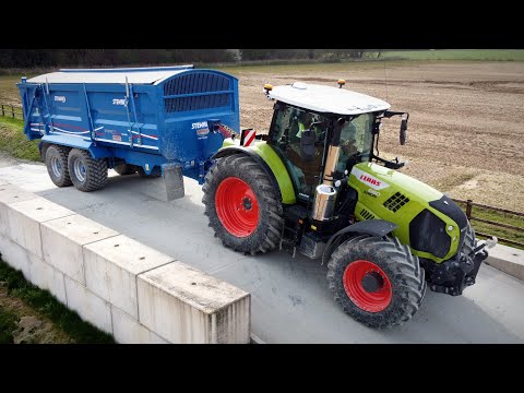 We take a spin around Claas UK's purpose built customer experience tractor test track