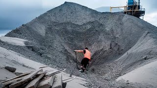 Barge unloading 4600 tons of crushed ore - Long relaxing video - Vlog of work on barge