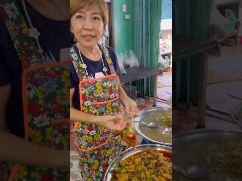 ไก่ผัดเผ็ดพริกแกงใต้ร้านข้าวแกงคุณหน่อย