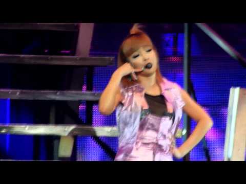 [Fancam] 2NE1 - Stay Together (New Evolution Global Tour Singapore 2012)