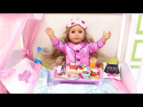 Wake Up to a DOLL Breakfast in Bed Every Morning! Play Dolls