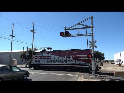 M&ET 2003 Light Engine | S Riverside Dr. Railroad Crossing, Modesto CA - Griswold Cantilever