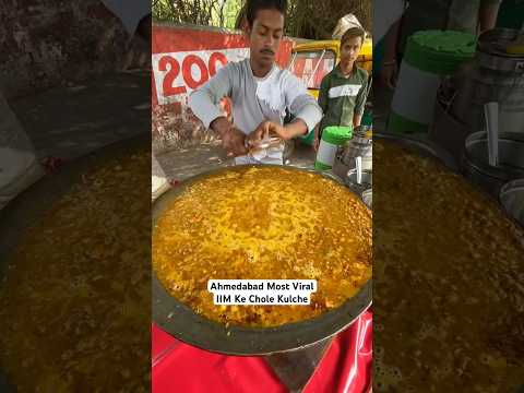 Ahmedabad’s Most Famous Chole Kulche #indianfood #viralvideo #trending #ahmedabad #shorts #chole