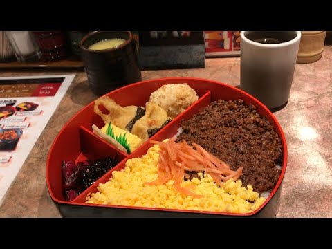 なんば 名店の味　老舗焼き鳥店のとり弁当