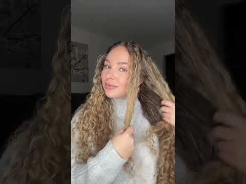 easy braid half up half down hairstyle #curlyhair #holidayhairstyle #hairtutorial