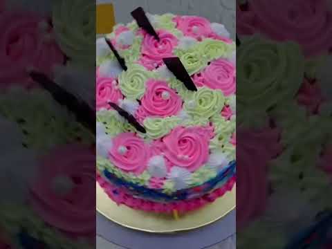 Colourfull flowers on cake ✨ytshorts  #cake #Dreamycakehouse #cakelover #cakeart #cakedesigner