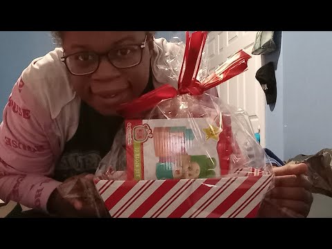 Princesses' Festive Surprise Unboxing! 🎁 Vlogmas Day 9