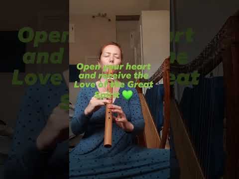 ~Heart Chakra Meditation💚 (very short)✨✨✨✨✨ Like, Share, Subscribe #Nativeflute #spiritmother