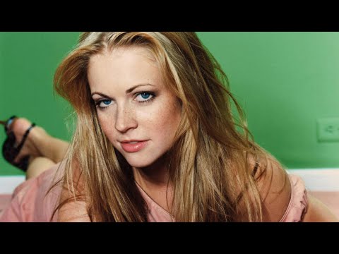 SEXY MELISSA JOAN HART PHOTOS: Pantyhose, Stockings, Tights,Heels, Mini Skirt,MiniDress