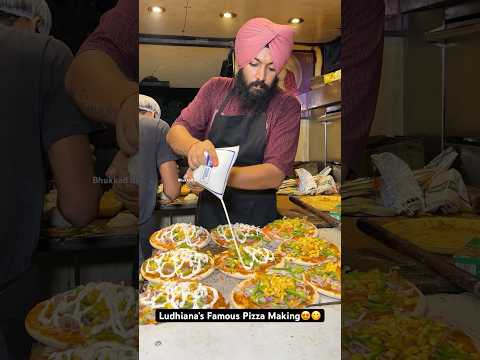 Ludhiana’s Famous Pizza Making😍😋|| Indian Street Food