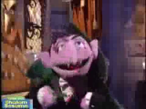 Shalom Sesame: The Count's Number of the Day: Shlosh Esre