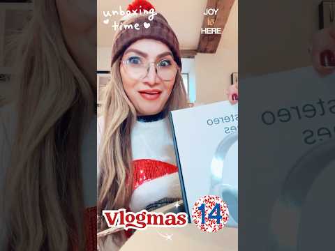 #unboxing #postcode #winner #dogshorts #santababy #arianagrande #vlogmas #happymuch #headphones